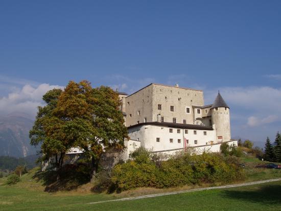 Schloss Naudersberg